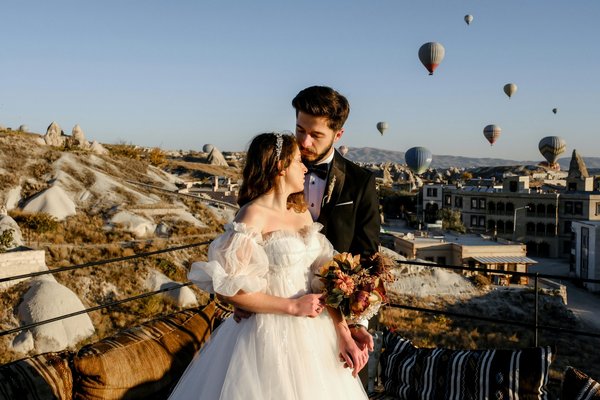 Sous le ciel de Bordeaux : l'art d'un photographe de mariage pour sublimer votre histoire